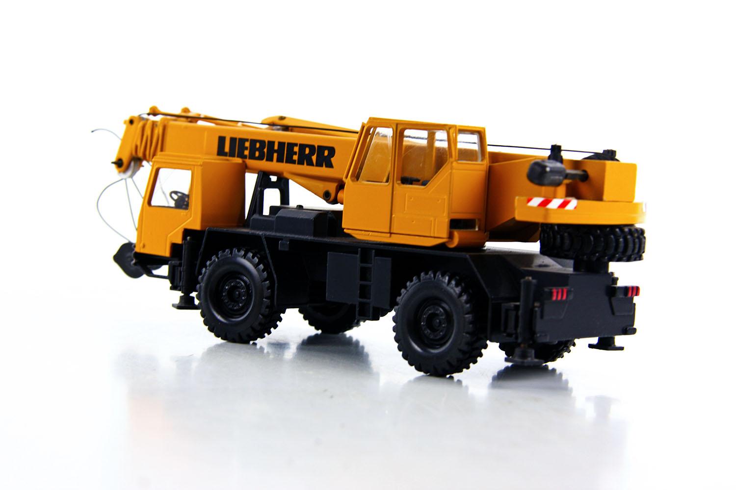 Liebherr LTM1025 2-Axle Mobile Crane