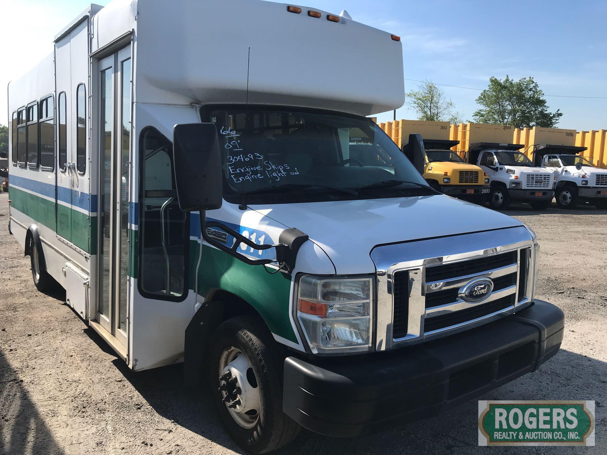 2009 Ford Eldorado Bus