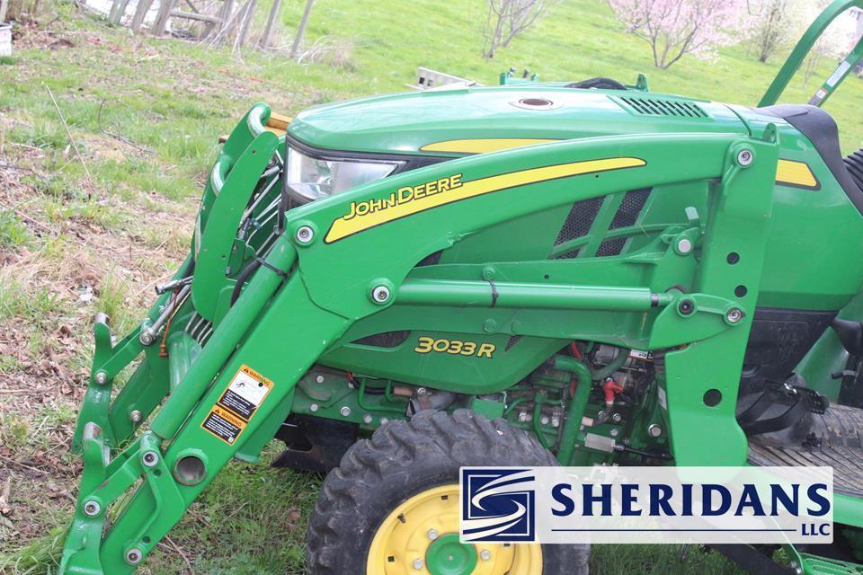 JOHN DEERE 3033R TRACTOR: JOHN DEERE 3033R TRACTOR. 4-WHEEL DRIVE. 950