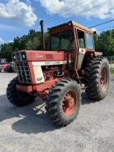 9920 International 1066 MFWD Tractor