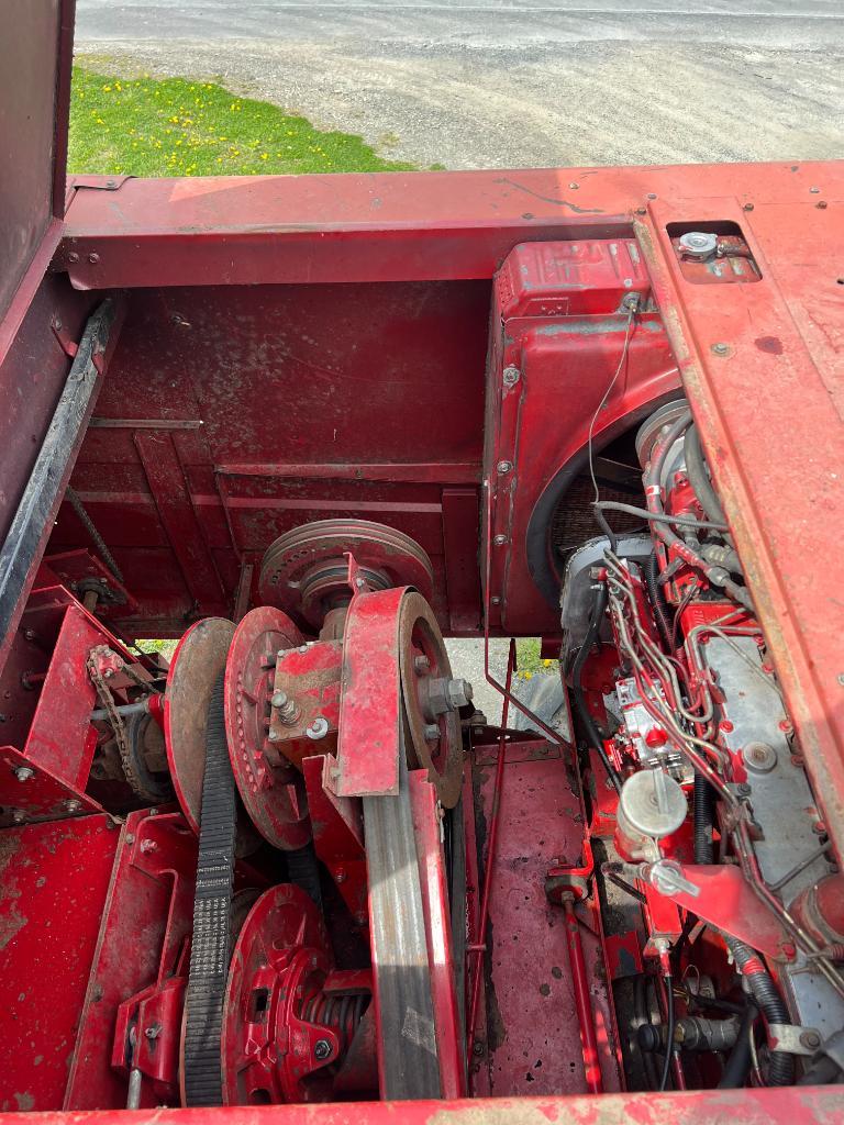 6 CaseIH 1666 Combine