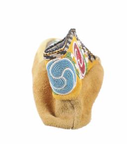 Mid 20th C. First Nations Beaded Men's Moccasins