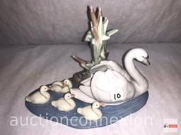 Figurine - Lladro #5722, "Follow Me" Swan swimming with cygnets