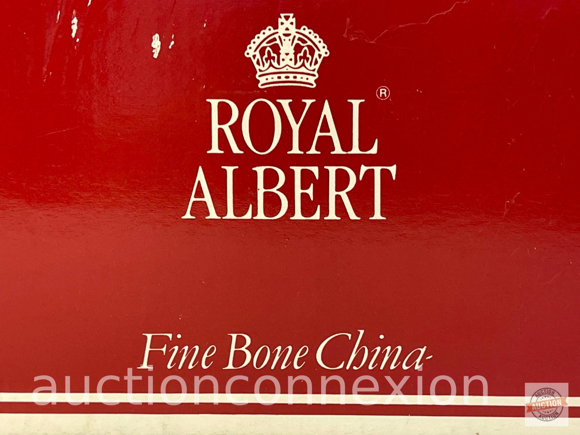 Royal Albert Bone China, Cup & Saucer