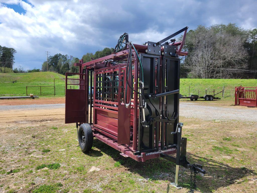 NEW HYDRAULIC SQUEEZE CHUTE WITH GAS POWERED MOTOR, LENGTH: 10'X3' HONDA GX