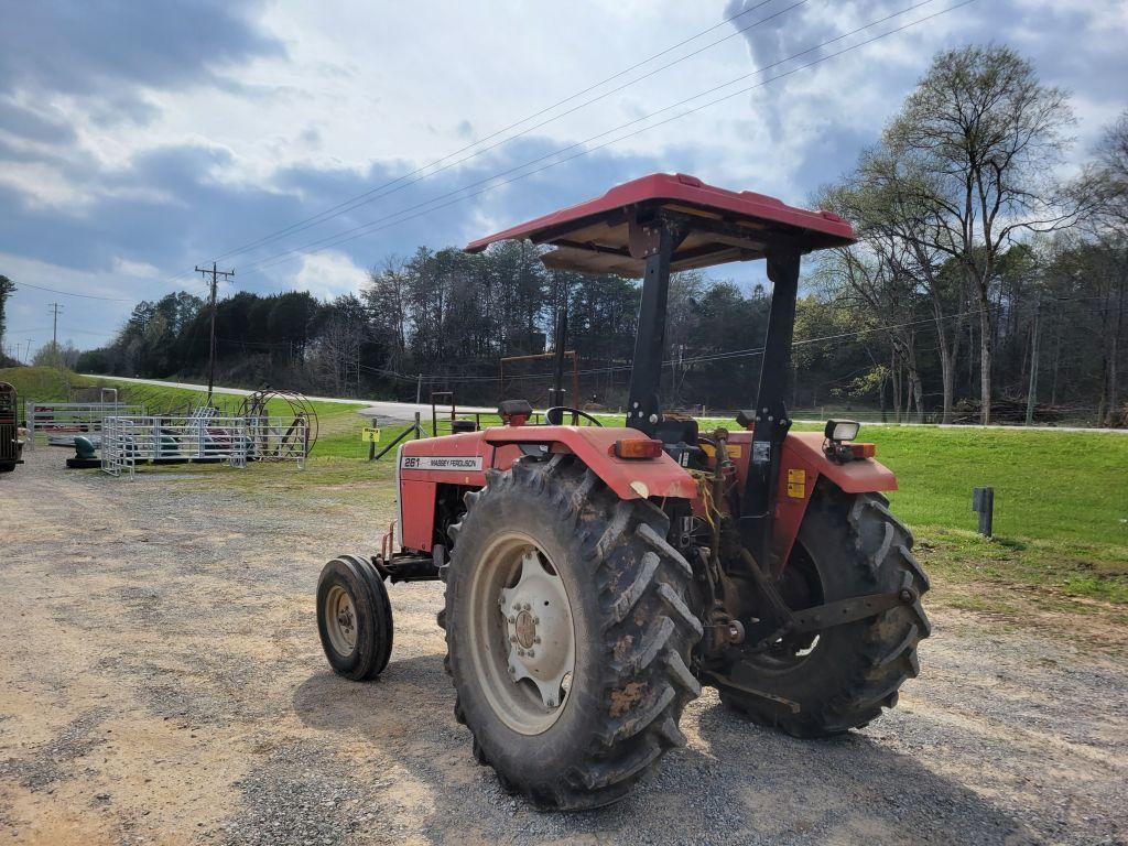 MASSEY FERGUSON 261 TRACTOR, RUNS/DRIVES, HOURS SHOWING: 2457