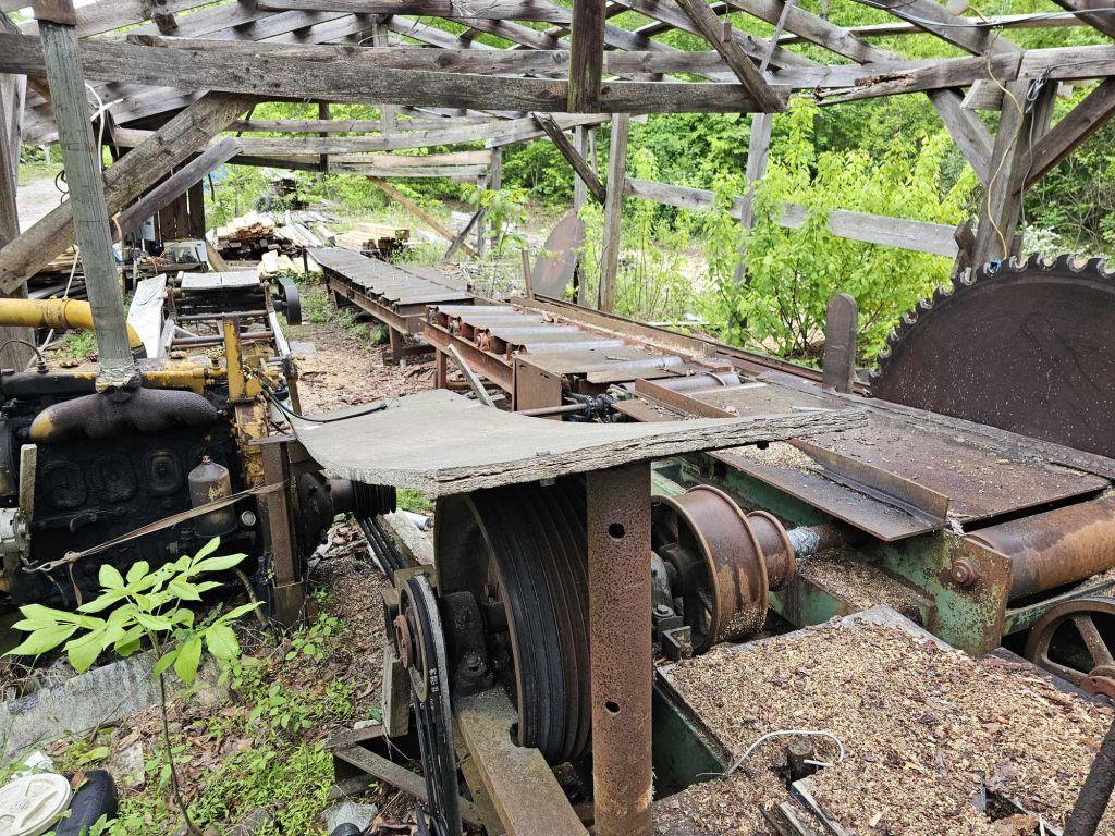 CORLEY SAW MILL WITH 56'' BLADE (2), 60'' BLADE, LIVE LOG DECK, HYDRAULIC C