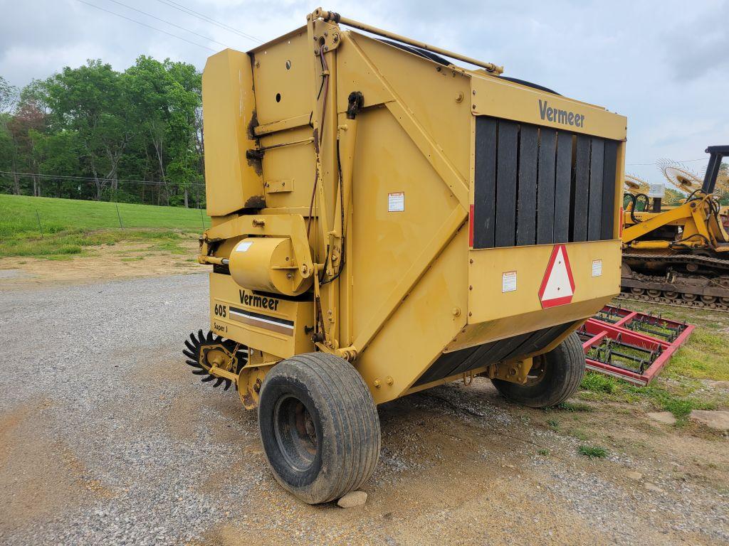 VERMEER SUPER J 605 ROUND BALER, S:1VRA121R5L1004439