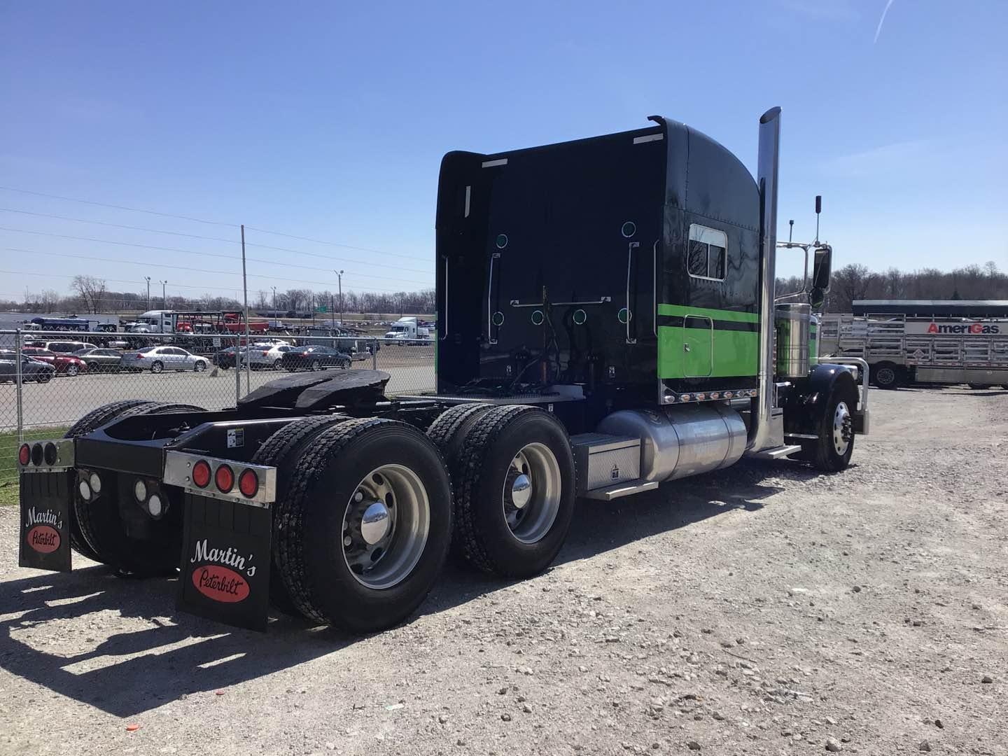 2018 PETERBILT 389 Serial Number: 1XPXDP9X8JD476422