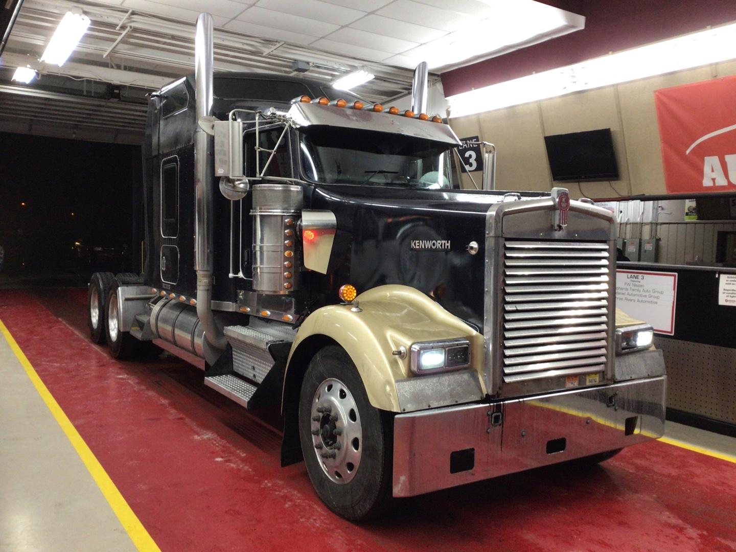 2003 KENWORTH W900 Serial Number: 1XKWD49X53J390540