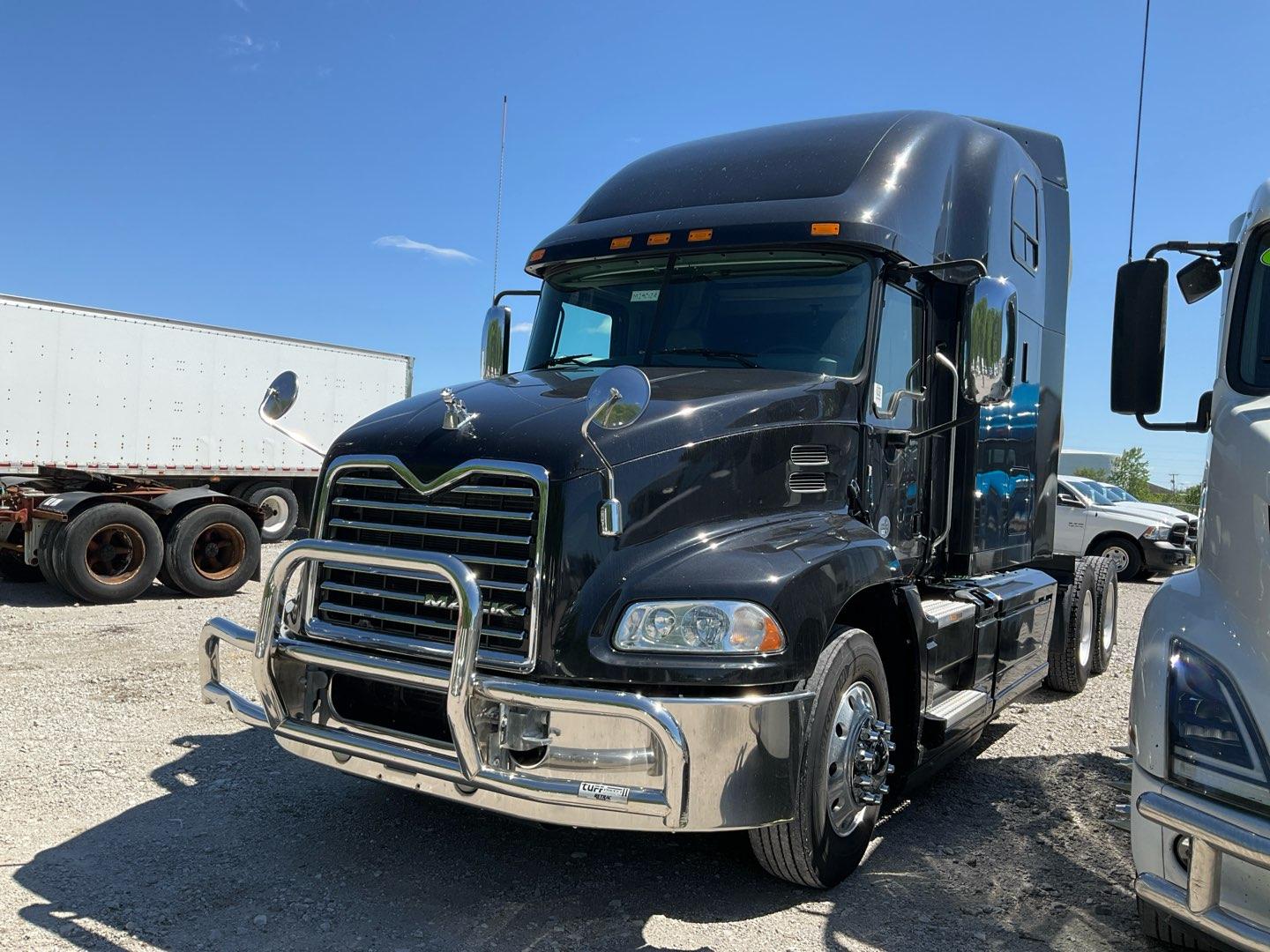 2016 MACK PINNACLE CXU613 Serial Number: 1M1AW21Y9GM053236