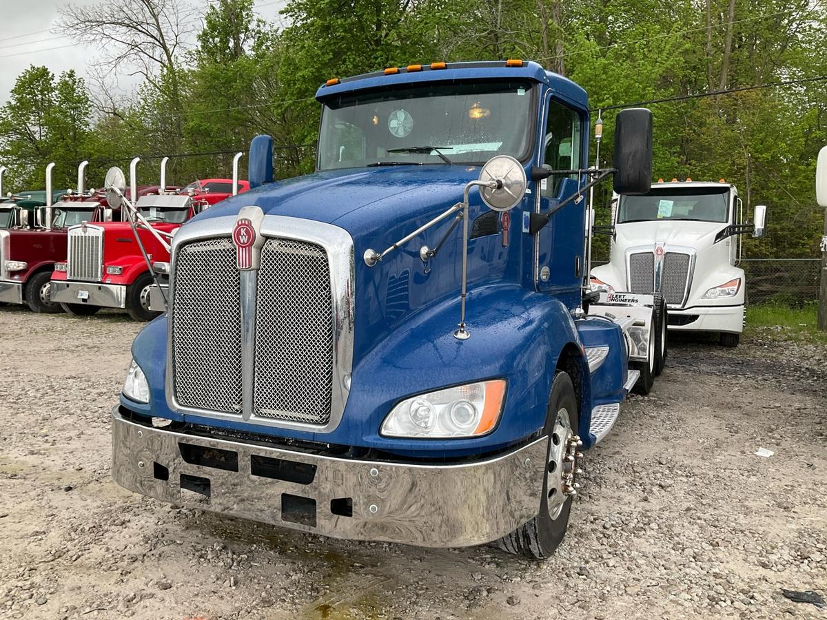 2010 KENWORTH T660 Serial Number: 1XKAD08X8AJ273195