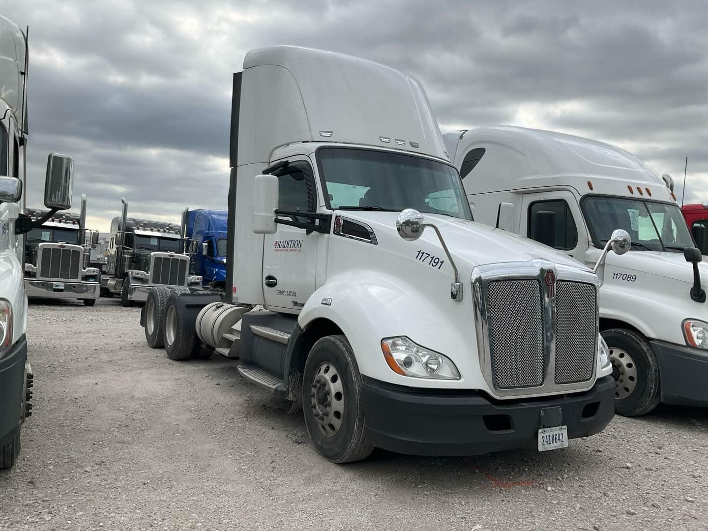 2017 KENWORTH T660 Serial Number: 1XKYDP9X2HJ151528