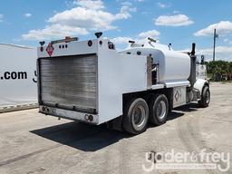 2004 Peterbilt 330