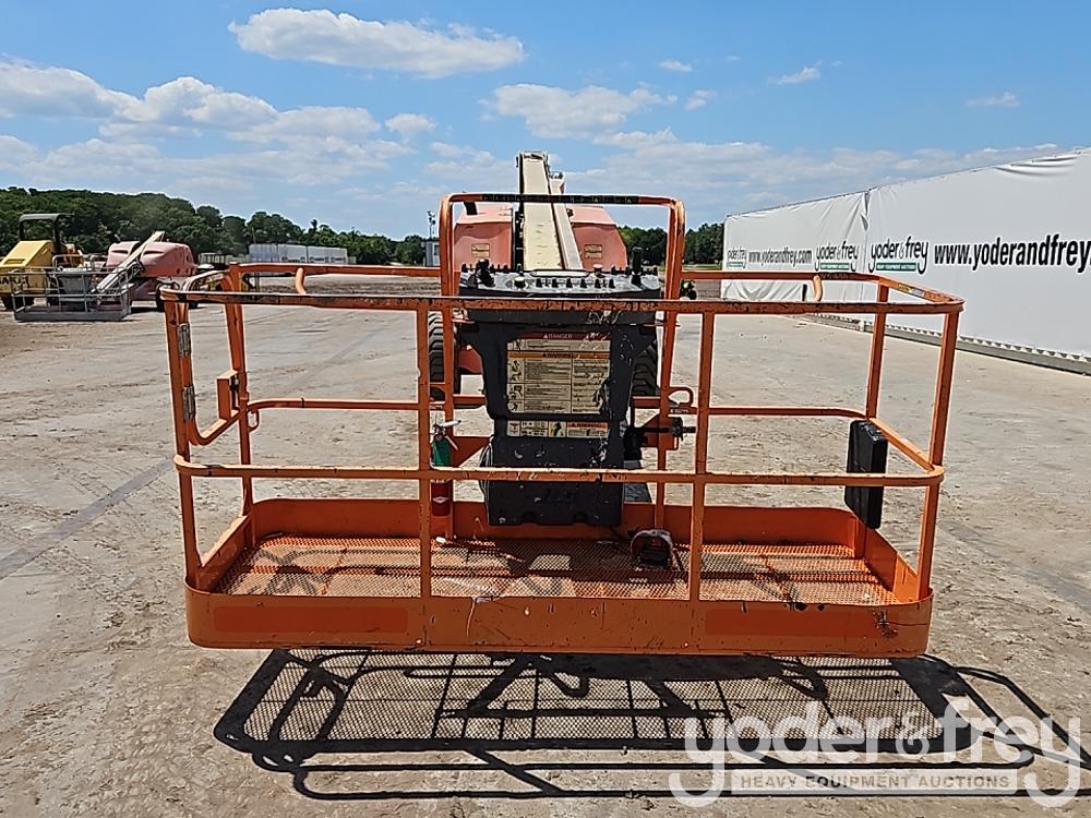 2013 JLG 800S