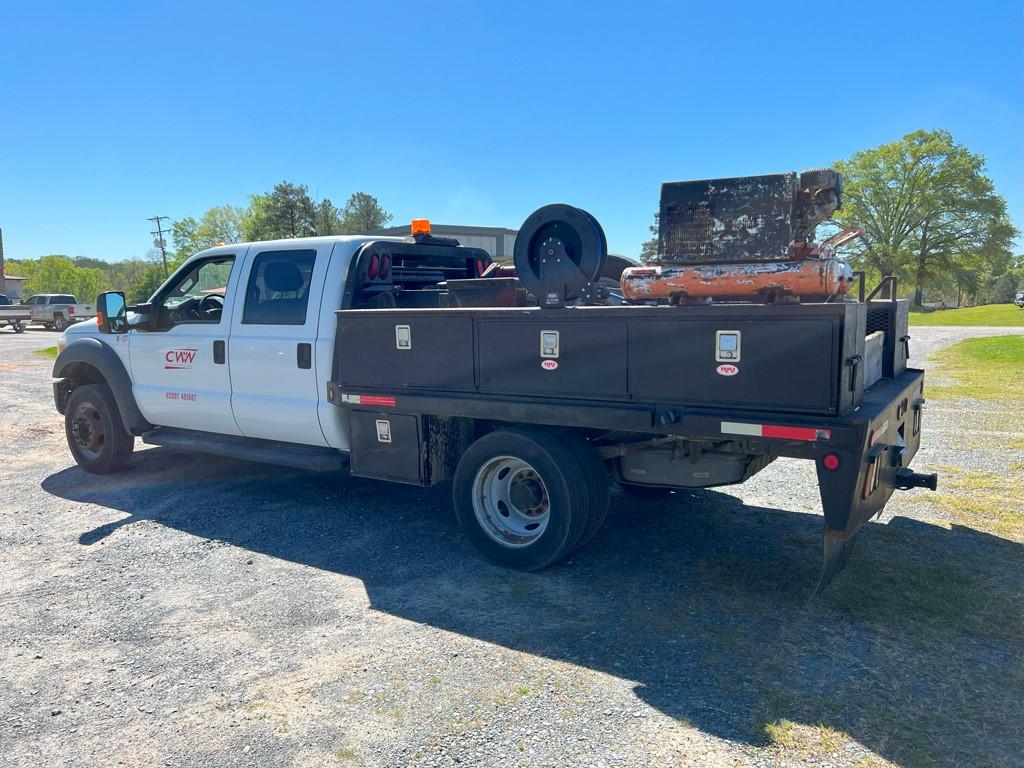 2013 FORD F550 XLT SUPER DUTY FLATBED TRUCK, 185,989 Miles,  CREW CAB, 608L