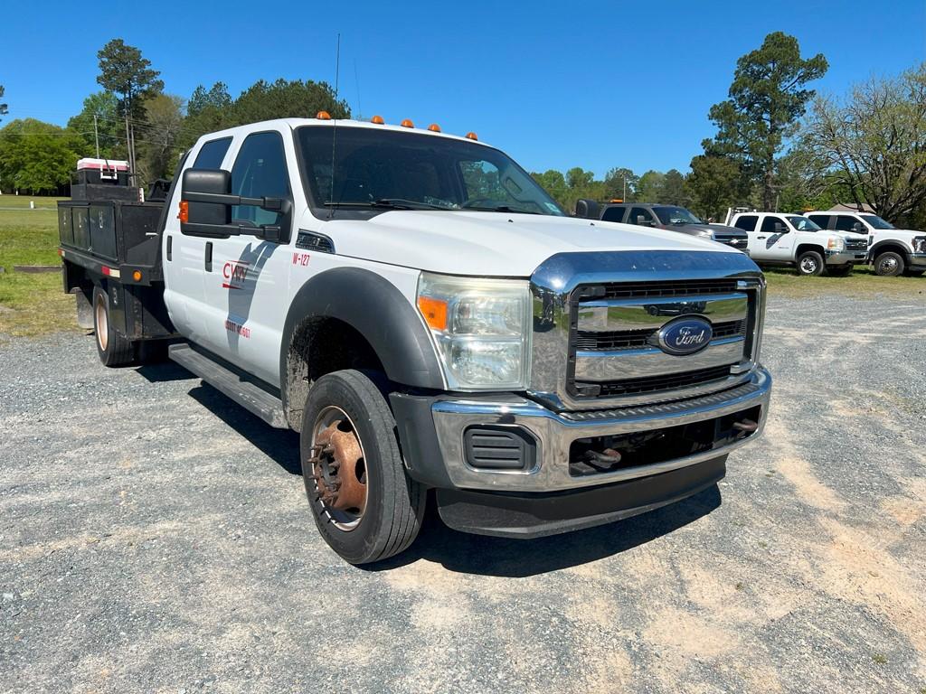 2013 FORD F550 XLT SUPER DUTY FLATBED TRUCK, 185,989 Miles,  CREW CAB, 608L