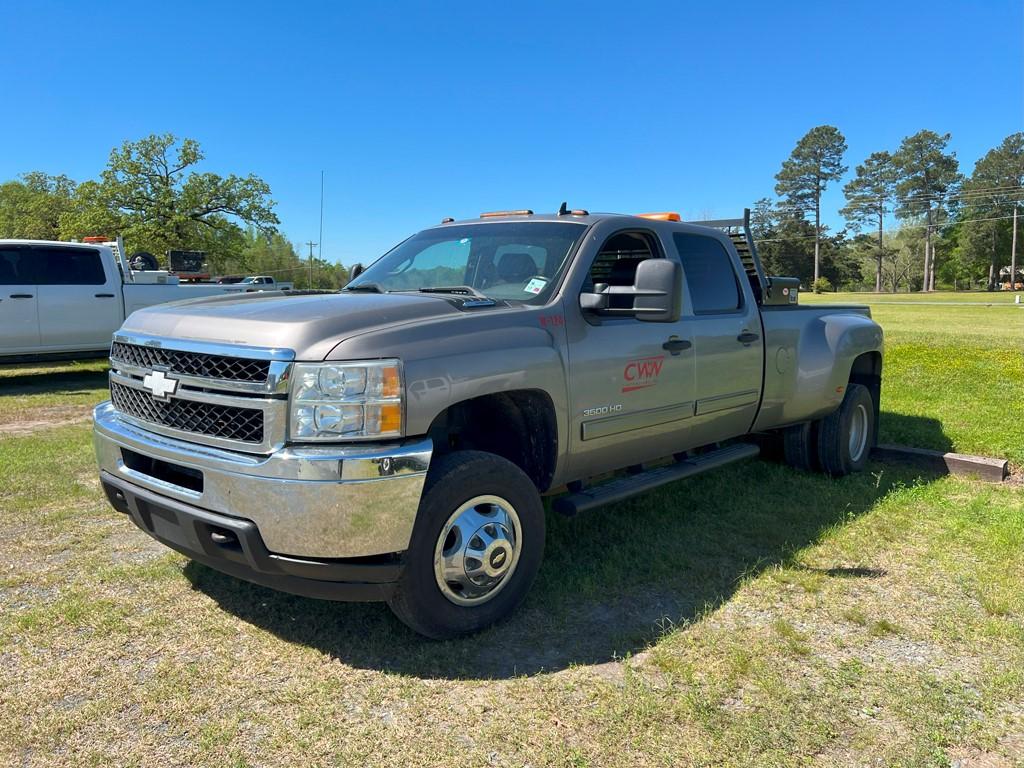 2013 CHEVROLET SILVERADO 3500 HD TRUCK, 355,340 Miles,  CREW CAB, 4X4, DURA