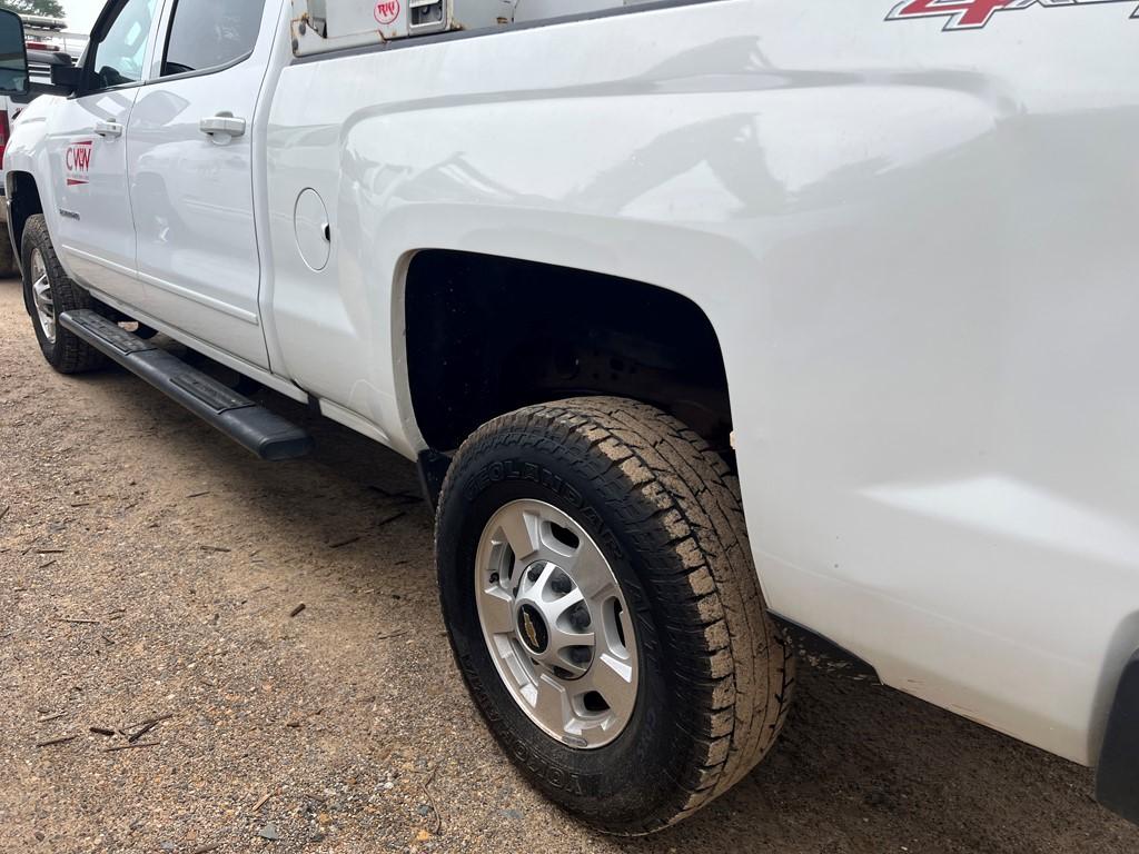 2016 CHEVROLET 2500 HD TRUCK, 281,515 Miles,  CREW CAB, 4WD, 6.0L GAS, S# 1