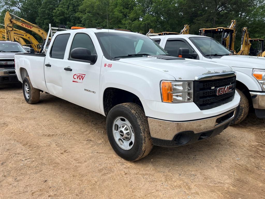 2013 GMC 2500 HD TRUCK, 405,817 Miles,  CREW CAB, 2WD, 6.0L GAS,, CO# S# 1G