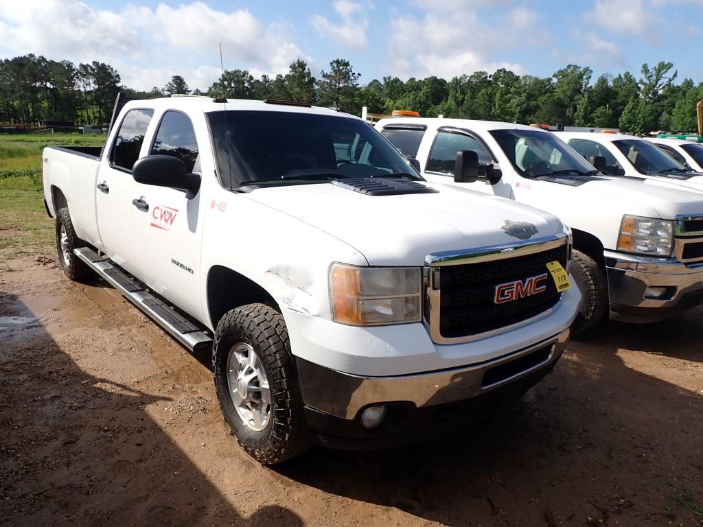 2013 GMC 2500 HD TRUCK, Approx 268,000 Miles,  CREW CAB, 2WD, 6.0L GAS, S#