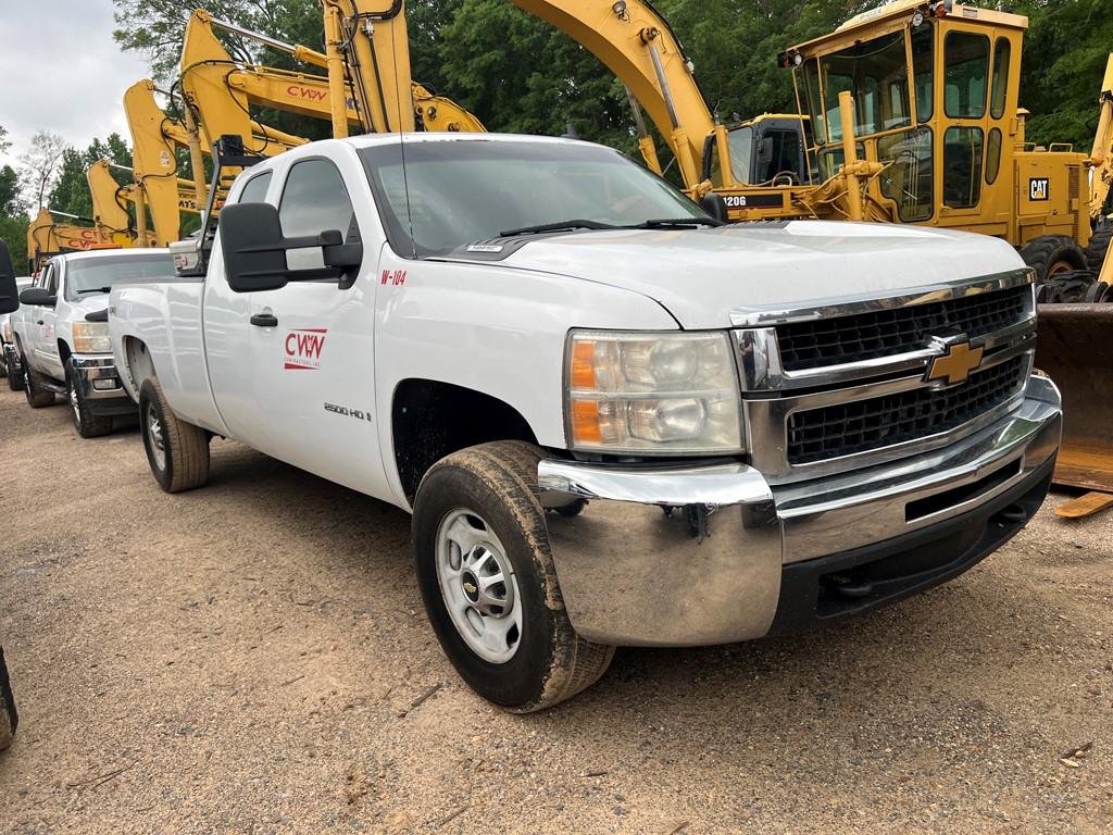 2013 CHEVROLET 2500 HD TRUCK, 304,612 Miles,  EXT CAB, 4X4, 6.0L GAS, S# 1G