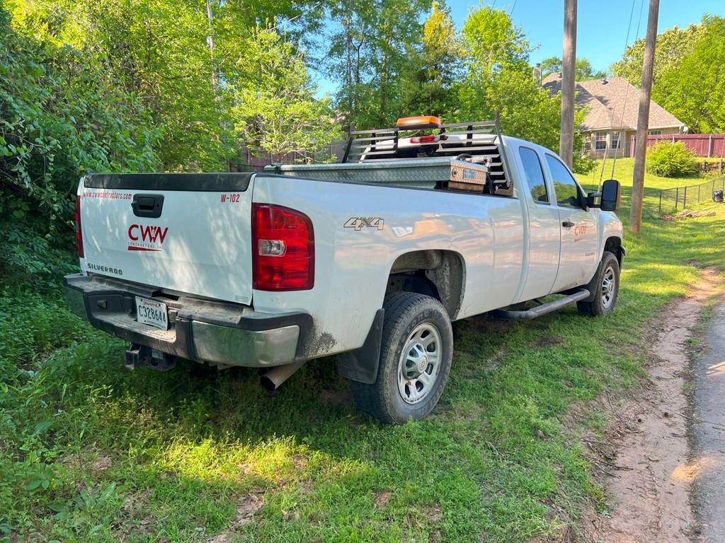 2013 CHEVROLET 2500 HD TRUCK, 327,530 Miles,  EXT/QUAD CAB, 4X4, GAS, AUTO,