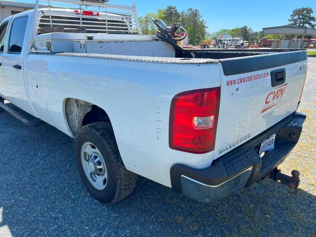 2011 CHEVROLET 2500 HD TRUCK, 392,559 Miles,  CREW CAB, 2WD, GAS, AUTO, S#