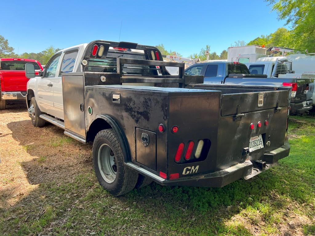 2013 CHEVROLET 3500HD FLATBED WELDERS TRUCK, Est 330K Miles,  CREW CAB, DUR