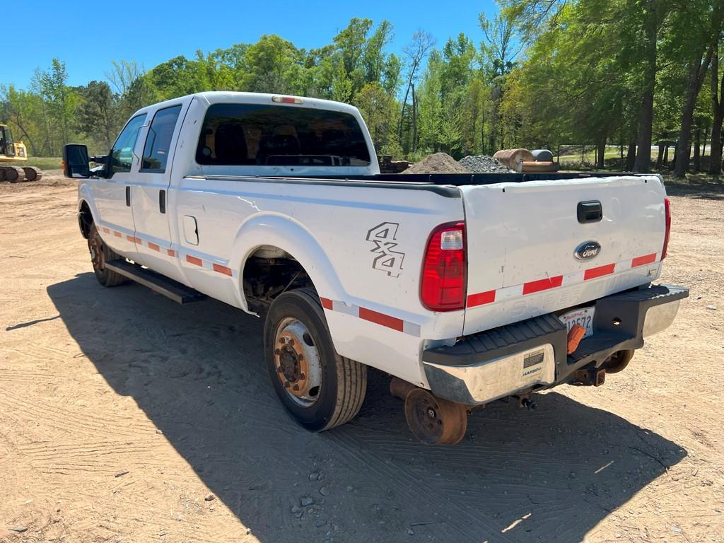 2011 FORD F350 TRUCK, 359,773 Miles  HIRAIL, CREW CAB, 4X4, 6.2L GAS, AUTO,