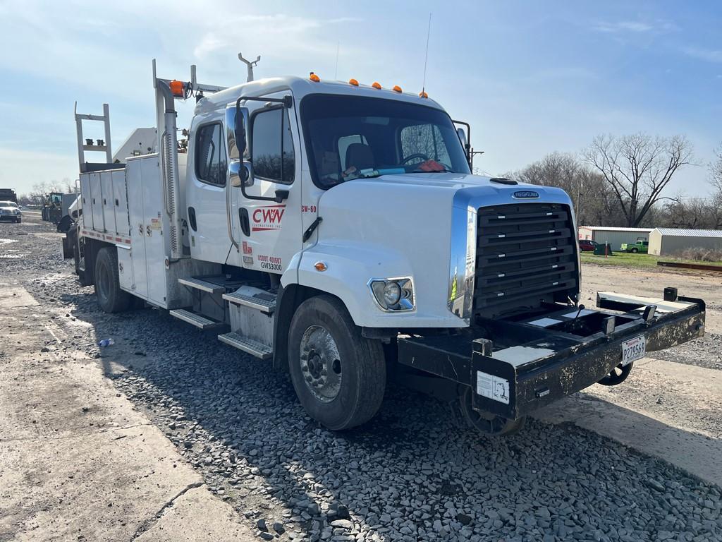 2016 FREIGHTLINER 108SD WELDING TRUCK, 124,925 Miles,  CUMMINS 300, 10 SPEE