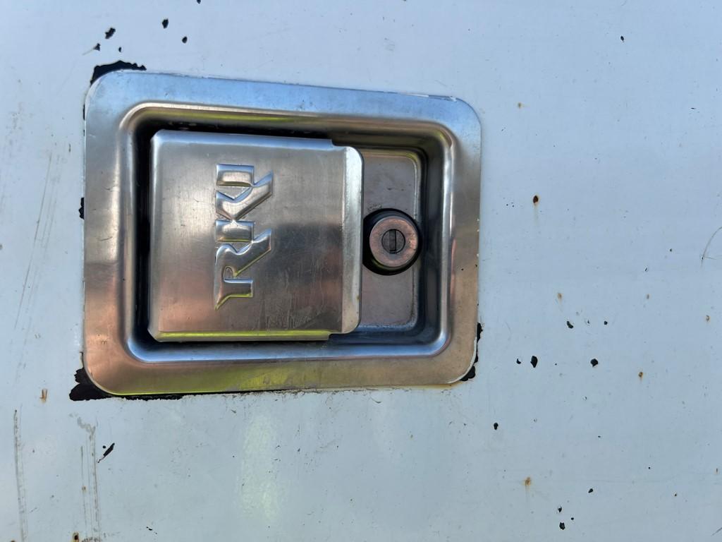 2016 FREIGHTLINER 108SD WELDING TRUCK, 124,925 Miles,  CUMMINS 300, 10 SPEE