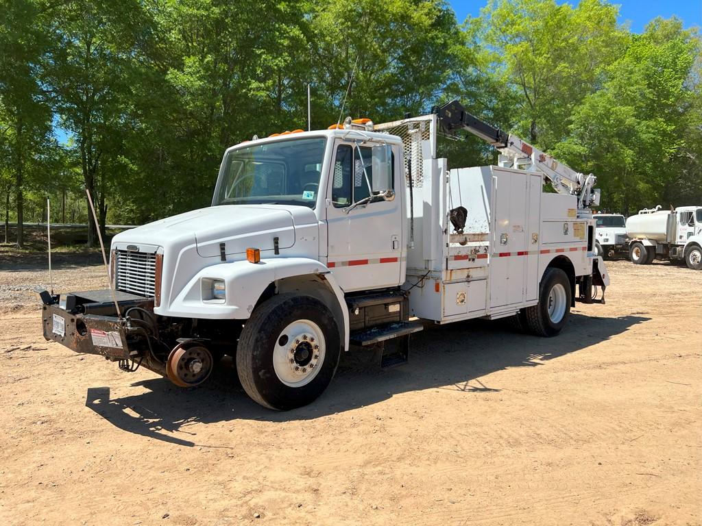 2002 FREIGHTLINER FL70 CRANE TRUCK, 376,863 Miles,  HIRAIL, IMT 3820 CRANE,