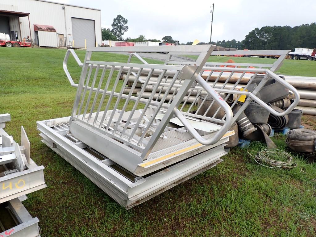 ALUMINUM WALKWAY & STEPS