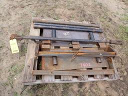 PALLET W/ MISC BRACKETS, RODS & MISC