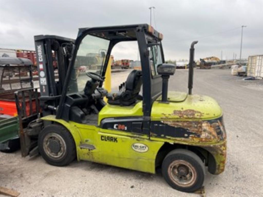 CLARK C5050 FORKLIFT,  UP# 60000042, S# P445D-0031-9884KF, HRS N/A, TRANSMI