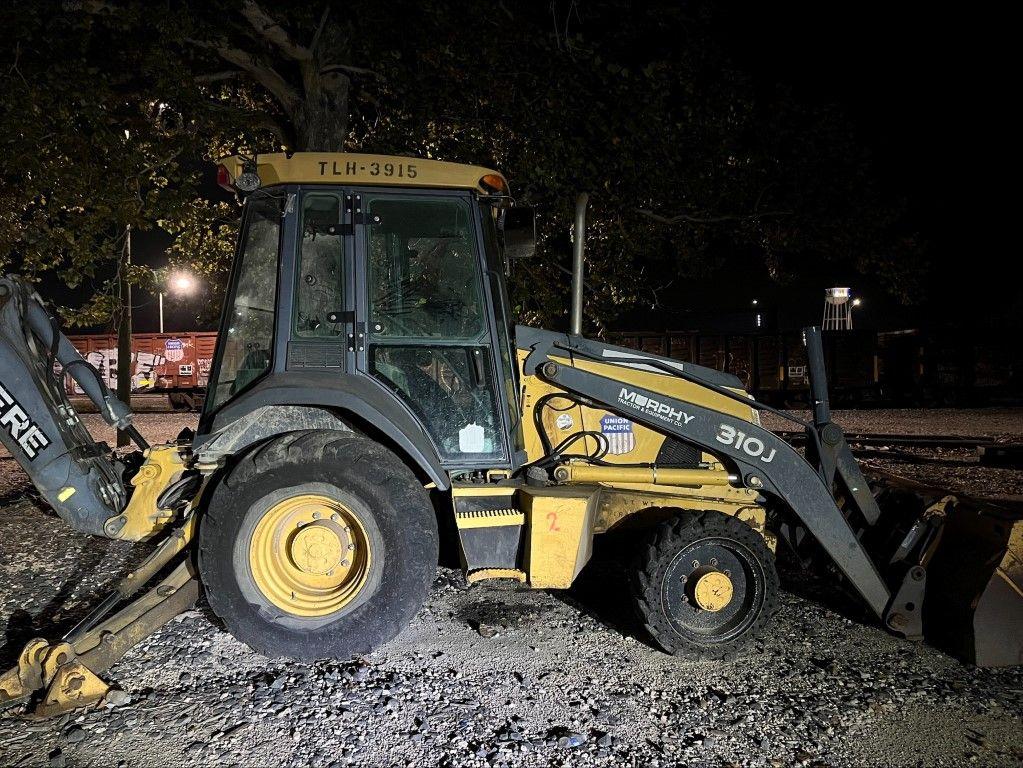 2010 JOHN DEERE 310J BACKHOE,  UP# TLH3915, S# T0310JX173915, 6950 HRS ON M