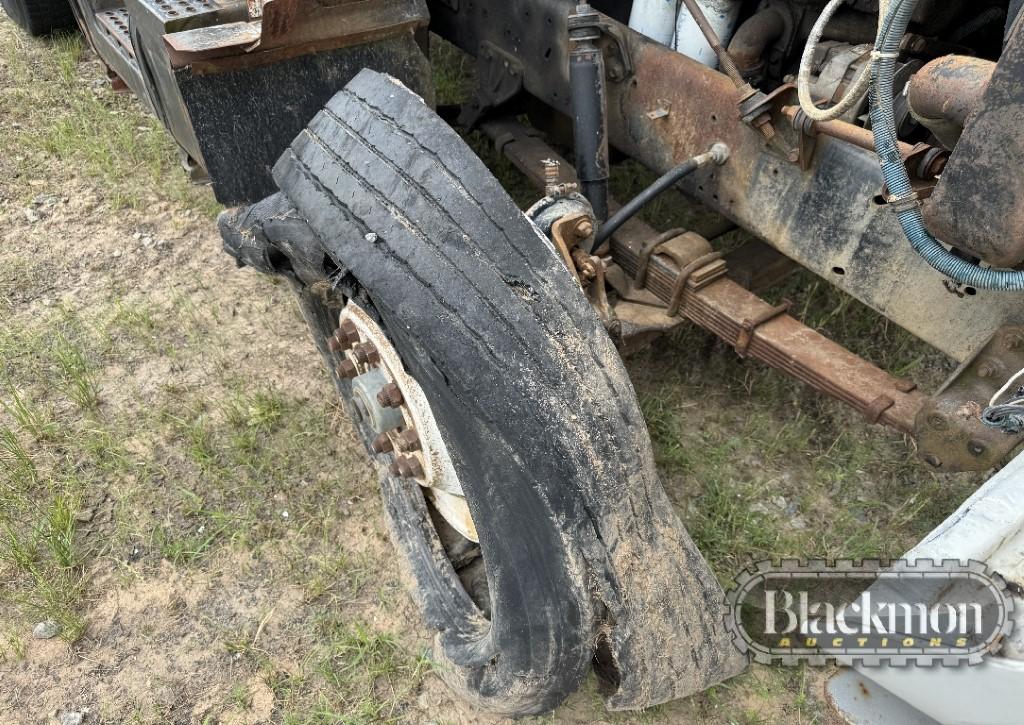 1985 INTERNATIONAL 2575 TRUCK TRACTOR,  DAY CAB, CUMMINS NTC 400, 5 OVER 2