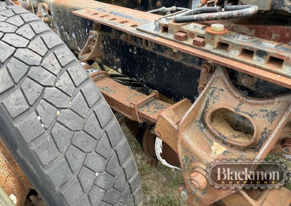 1985 INTERNATIONAL 2575 TRUCK TRACTOR,  DAY CAB, CUMMINS NTC 400, 5 OVER 2