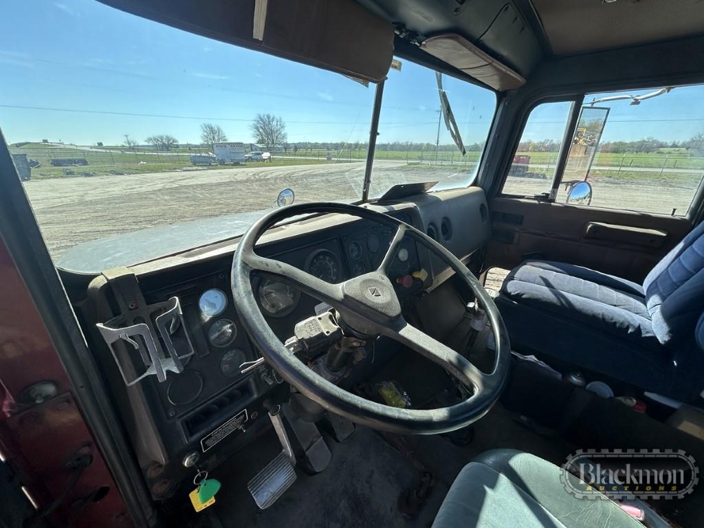 1992 INTERNATIONAL 9400 TRUCK TRACTOR, 767,854 miles  DETROIT SERIES 60, 9