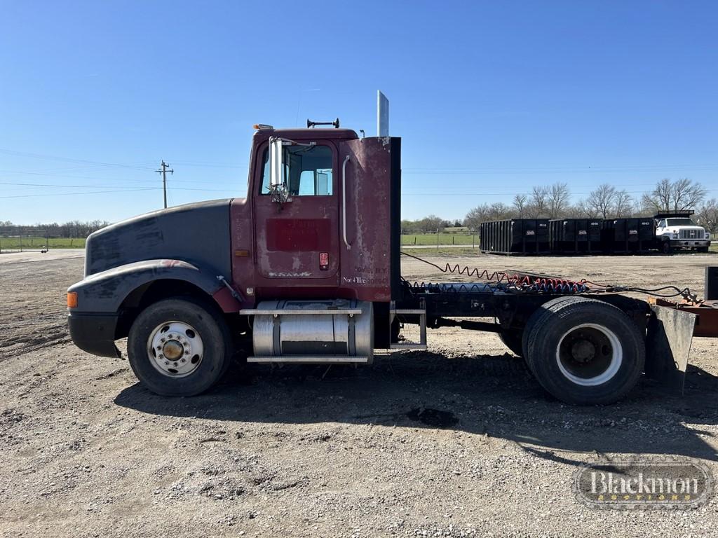 1992 INTERNATIONAL 9400 TRUCK TRACTOR, 767,854 miles  DETROIT SERIES 60, 9