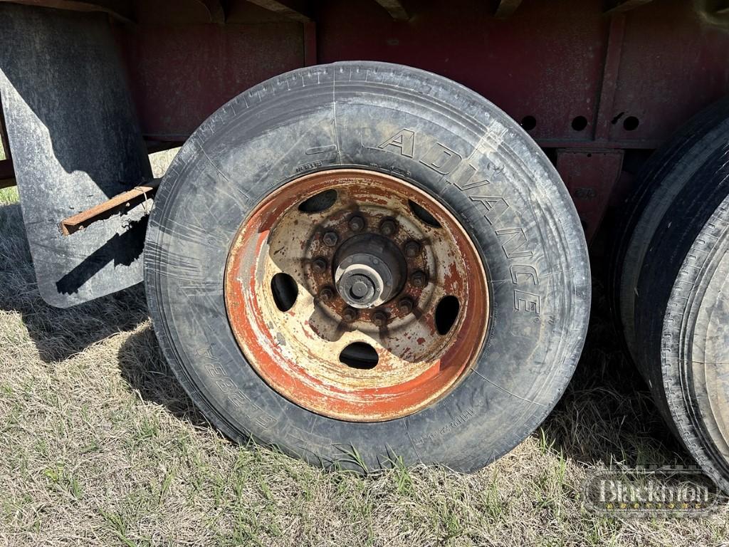 FLAT DECK TRASH TRAILER,  SLIDING TANDEM AXLE, DUAL TIRE, SPRING RIDE, **LO