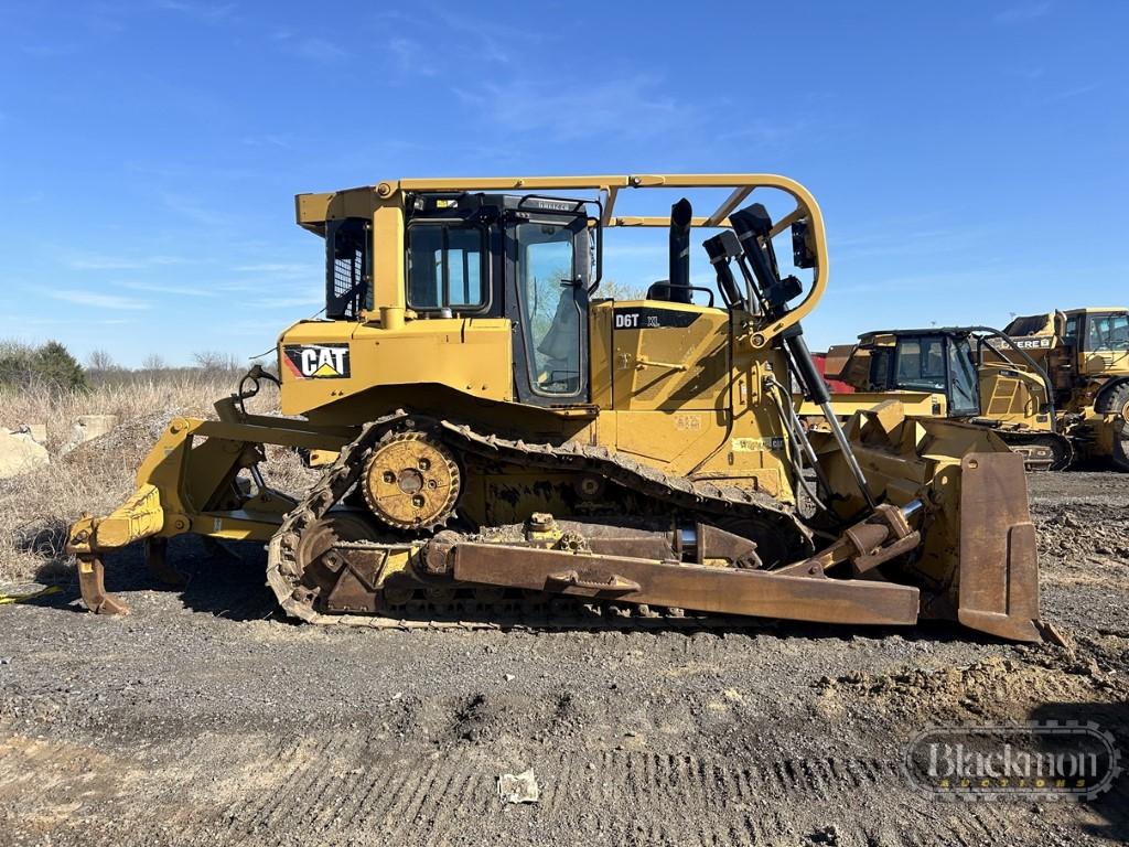 2013 CATERPILLAR D6TXL CRAWLER DOZER, 5830 HRS  EROPS, AC, SWEEPS, 12' STRA