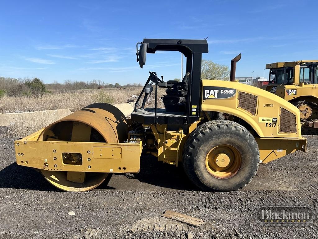 2012 CATERPILLAR CS56B SMOOTH DRUM ROLLER,  **NOTE--HAS BAD ENGINE**, SMOOT