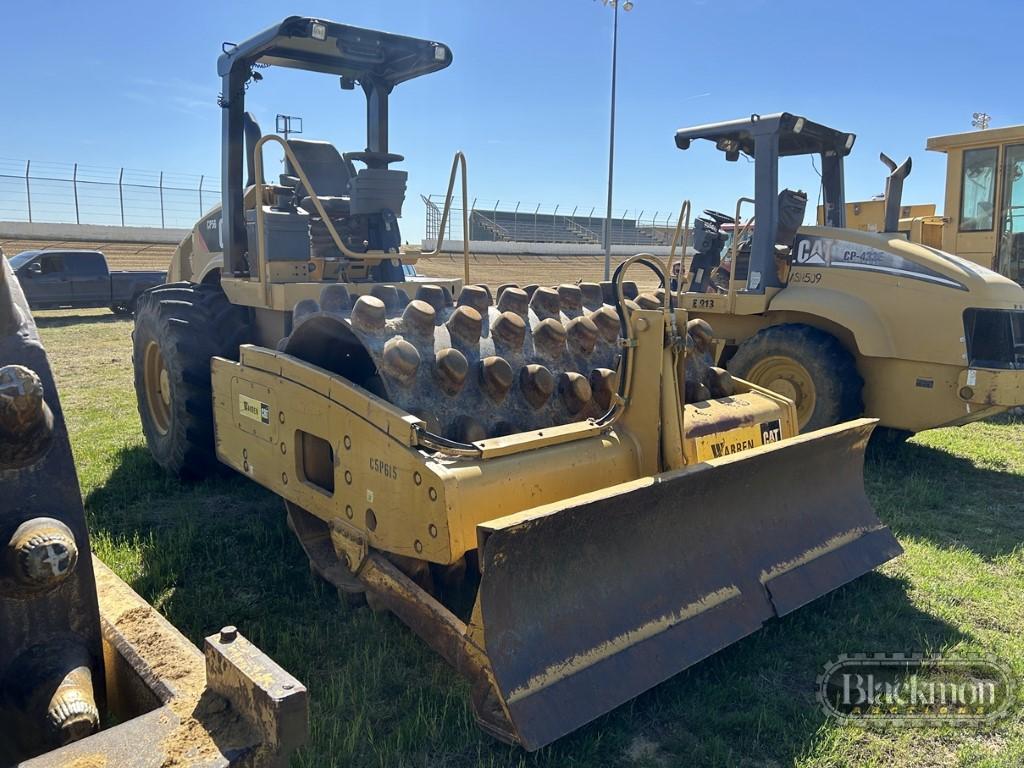 2011 CATERPILLAR CP56 SHEEPS FOOT ROLLER, 1,652 hrs  OROPS, LEVELING BLADE,