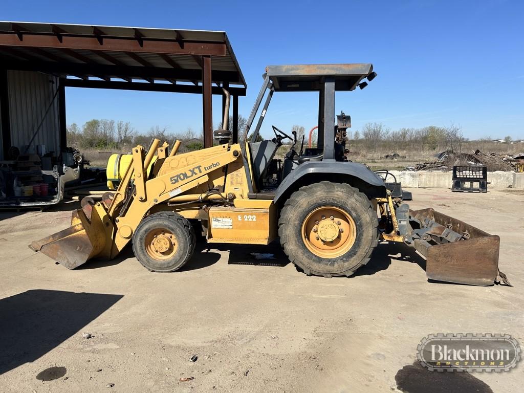 2004 CASE 570 LXT SKIP LOADER TRACTOR, 3761+ hrs  **TURNS OVER WITH JUMP BU