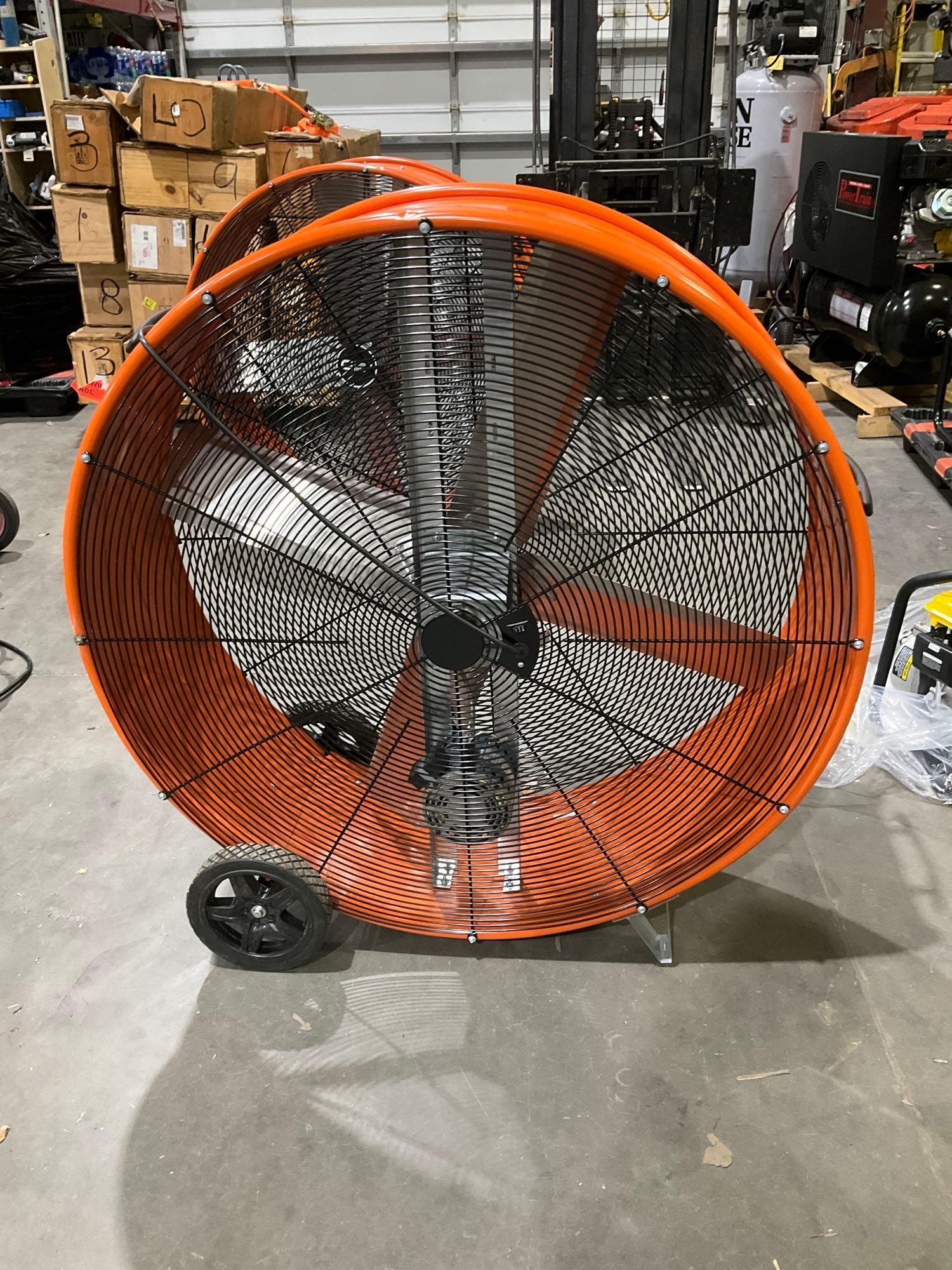 UNUSED 42" COMMERCIAL ELECTRIC PORTABLE BARREL FAN