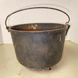 Antique Cast Iron Stock Pot w/Missing Lid