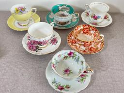 Mixed Group of 6 Vintage Tea Cups & Saucers