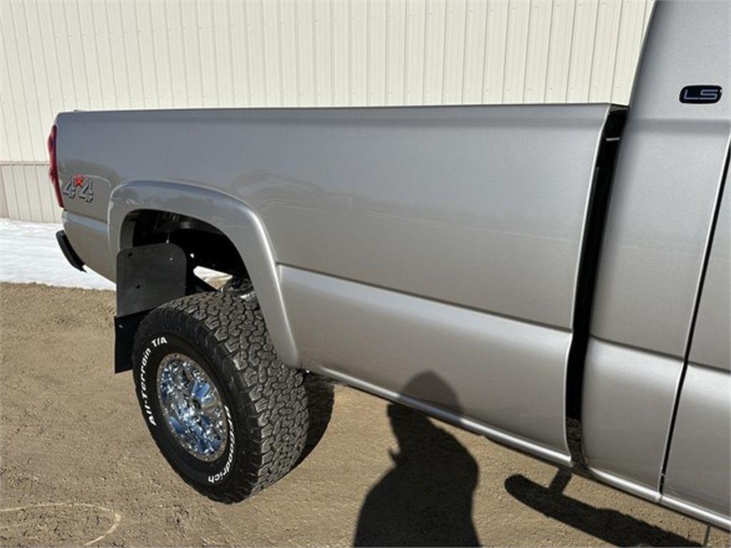 2004 CHEVROLET SILVERADO 2500 LS